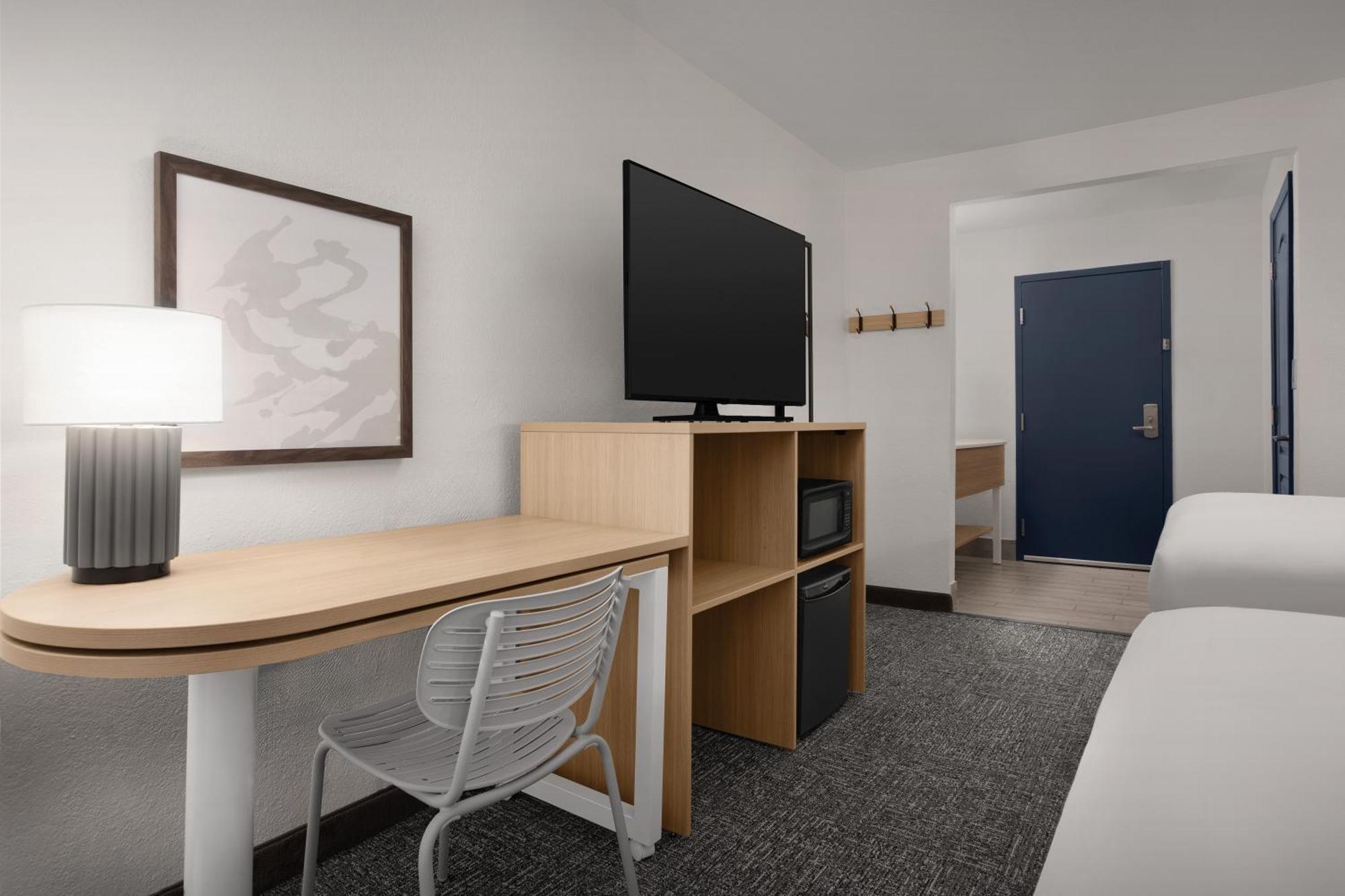 Spark By Hilton San Jose Airport Exterior photo