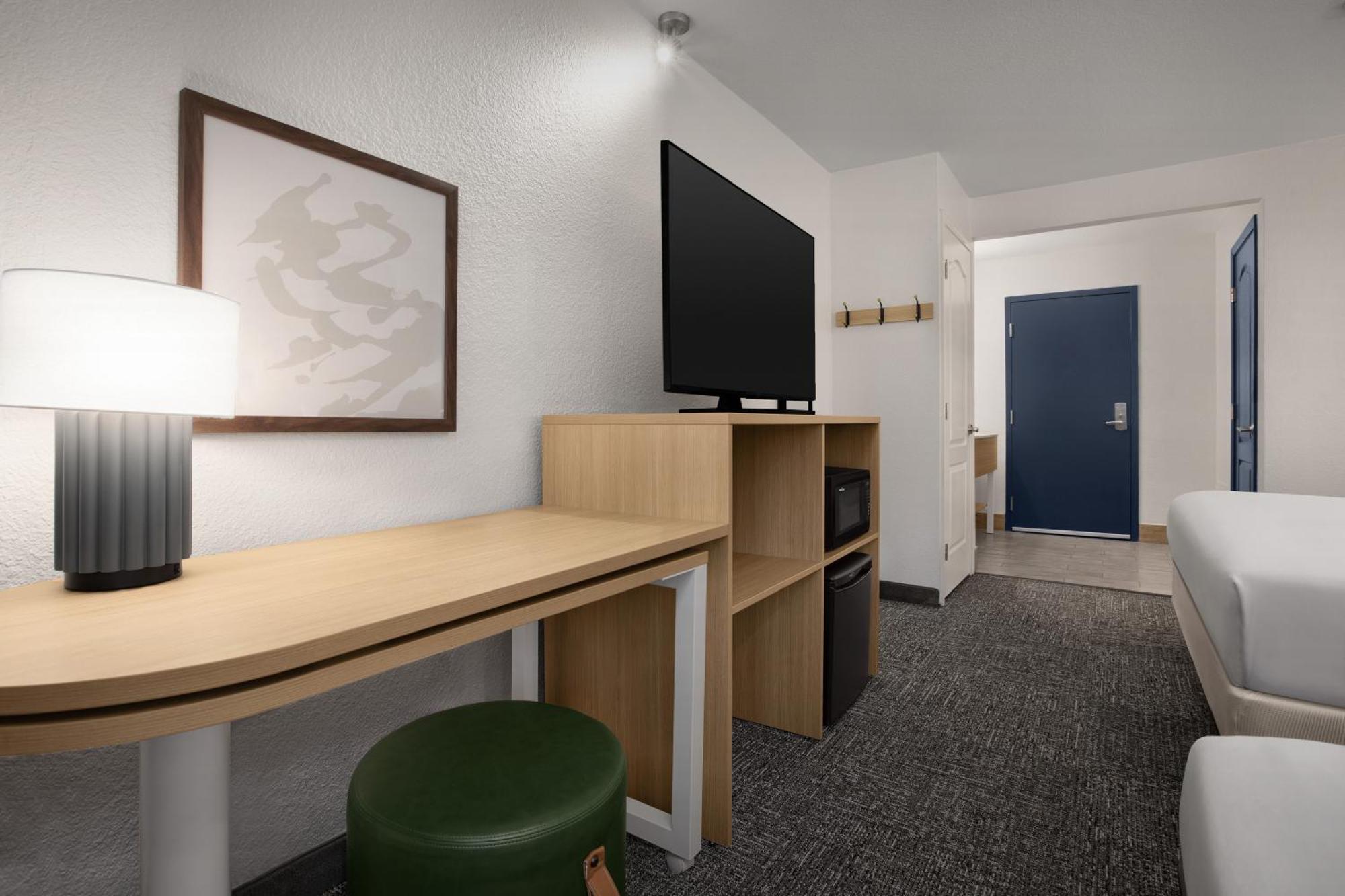 Spark By Hilton San Jose Airport Exterior photo